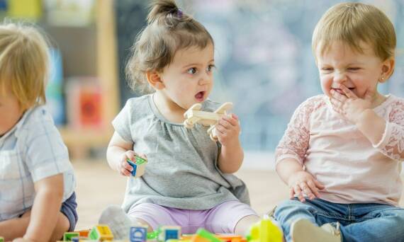 Jak przedszkole niepubliczne wspiera rozwój emocjonalny dzieci?