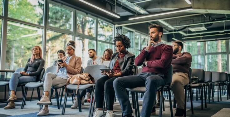 Jakie korzyści przynoszą szkolenia BHP dla sektora handlowego?