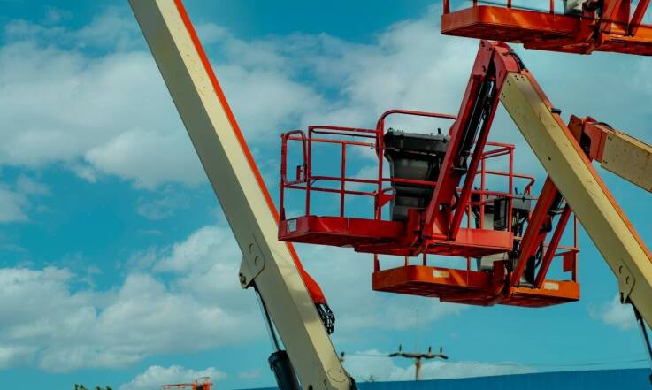 Nowoczesne technologie w podnośnikach koszowych zwiększające efektywność pracy