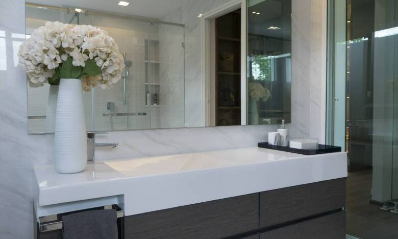 Lustra na wymiar a ich wpływ na atmosferę wnętrza