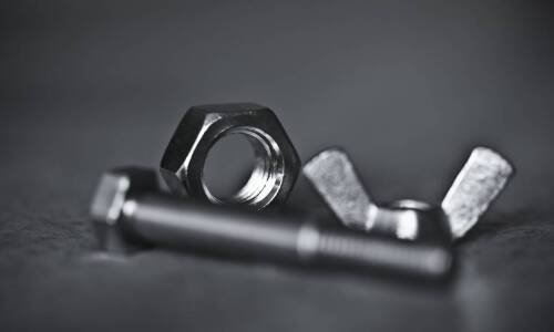 Nakrętki calowe – firma Metalmax z Żabieńca