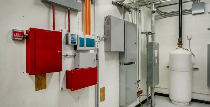 Instalacja elektryczna haków – jakie są jej kluczowe elementy?