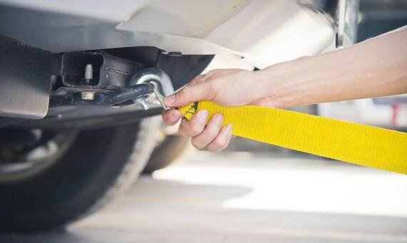 Dlaczego jakość montażu haków jest kluczowa dla bezpieczeństwa jazdy?