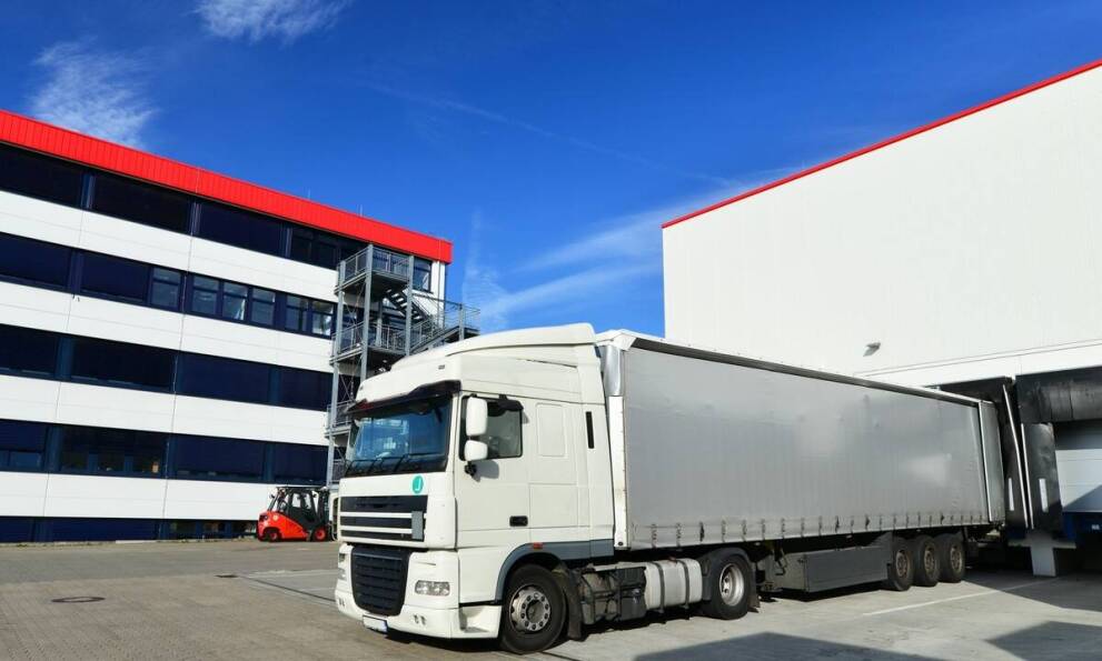 Jakie usługi dodatkowe oferujemy przy transporcie sprzętu RTV i AGD do Anglii?