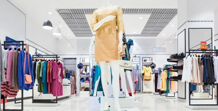 Jak szybka realizacja zamówień wpływa na satysfakcję klientów kupujących odzież dziecięcą outlet?