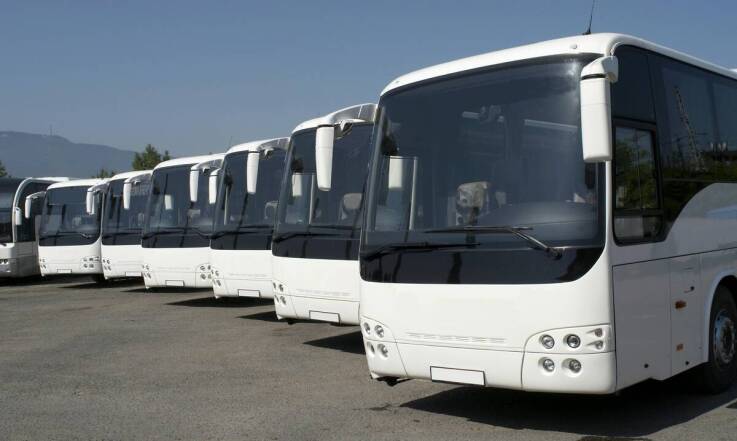 Przewozy autokarowe dla drużyn sportowych: optymalne rozwiązania transportowe