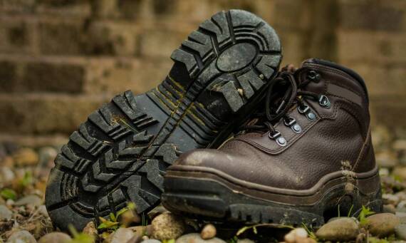 Spodnie robocze BHP a komfort noszenia – na co zwrócić uwagę?