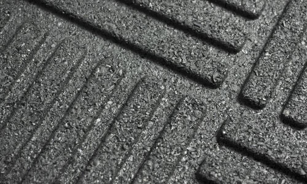 Analiza kosztów związanych z instalacją i utrzymaniem płyt gumowych