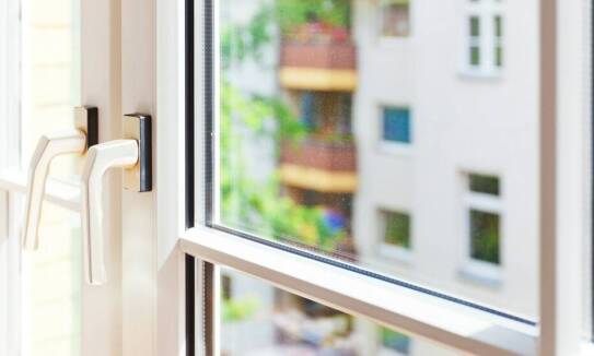 Porównanie różnych typów okien PVC – co wybrać do swojego domu?