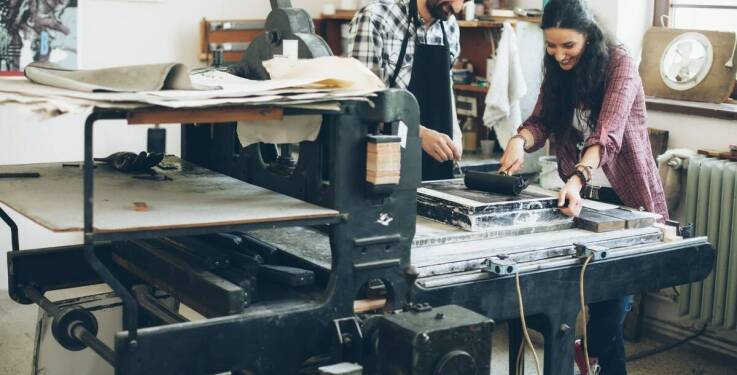 Nowoczesne techniki introligatorskie oferowane przez drukarnie w Mikołowie