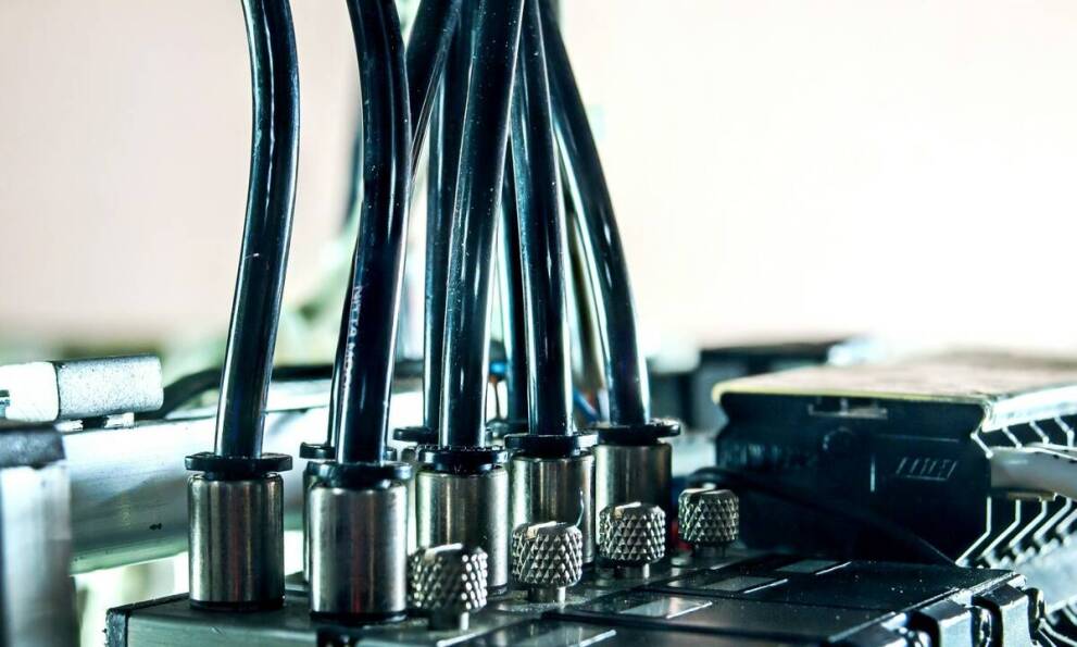 Najnowsze technologie w kontrolerach gorących kanałów i ich zastosowanie w przemyśle