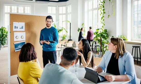 Jak skutecznie integrować zespoły podczas wyjazdów grupowych dla firm?