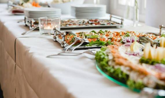 Jakie innowacyjne rozwiązania oferujemy w śniadaniowym cateringu dla firm?