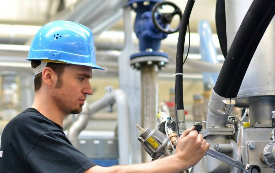 Kiedy warto zdecydować się na regenerację zamiast wymiany podzespołów?