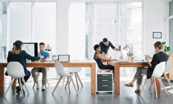 Jak biuro księgowe pomaga w radzeniu sobie z wyzwaniami kadrowo-płacowymi?