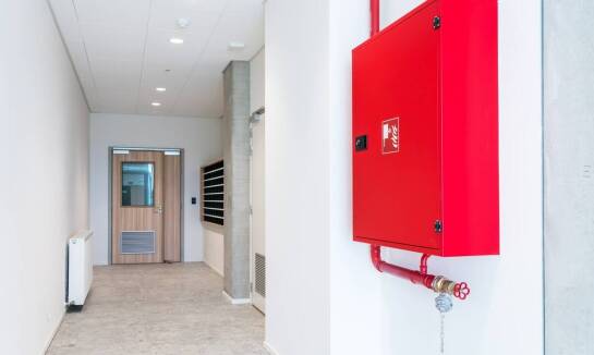 Drzwi przeciwpożarowe – kiedy warto je zainstalować?