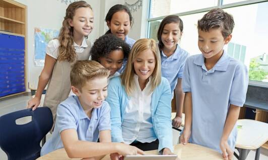 Jak kursy języka angielskiego w Katowicach przygotowują do komunikacji codziennej?