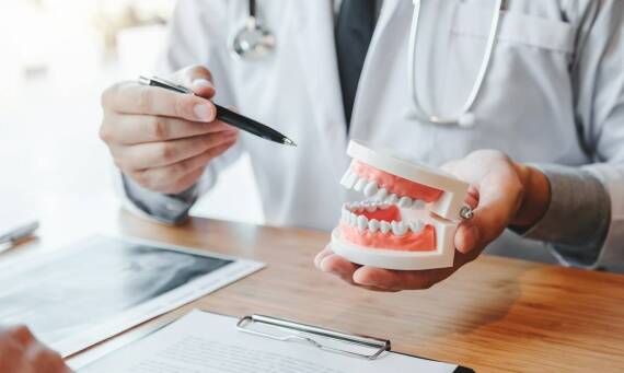 Paradontoza – dlaczego warto zdecydować się na profesjonalne leczenie?