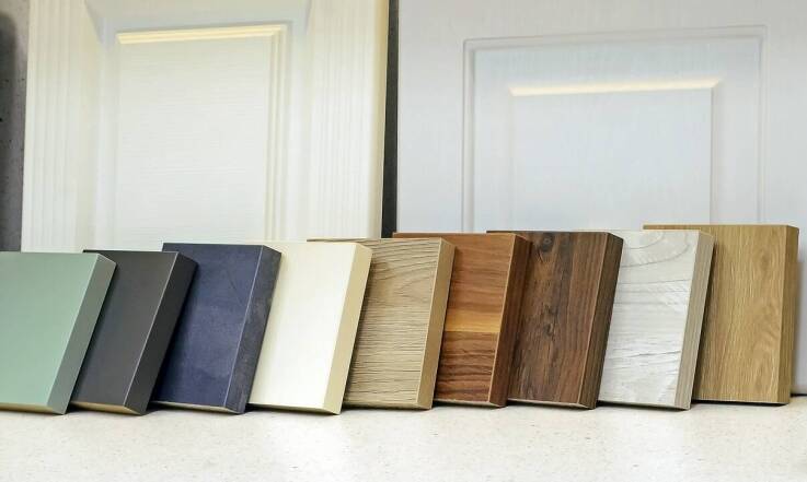 Jak dobrać nakładkę na parapet do warunków klimatycznych?