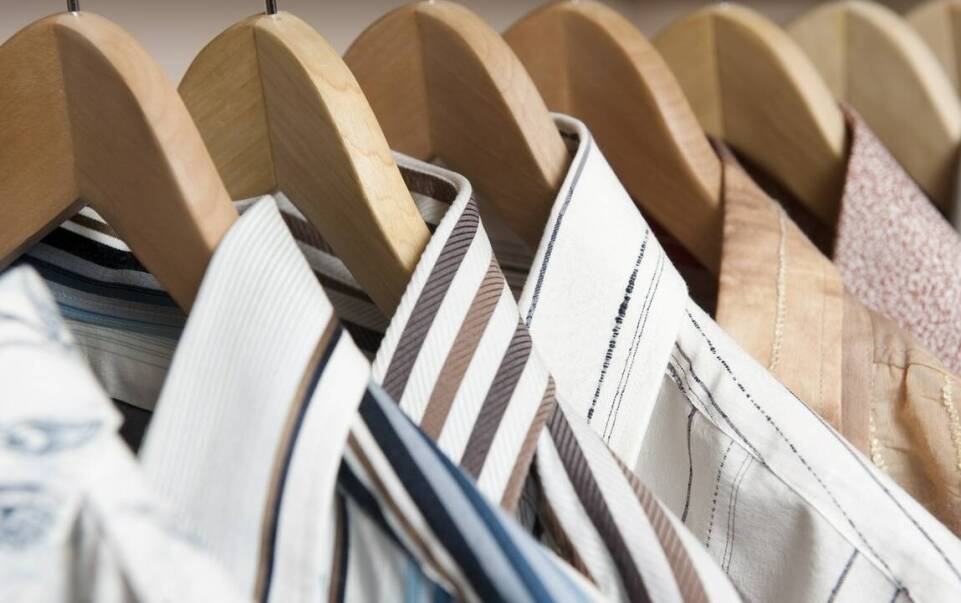 Wybór tkaniny w kurtkach męskich – na co zwrócić uwagę?