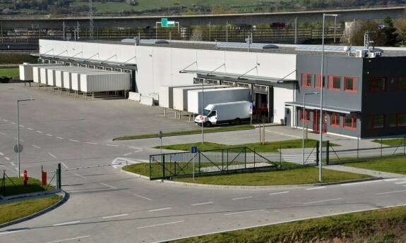 Przewóz dłużycy: jak zaawansowane technologie wspierają logistykę?