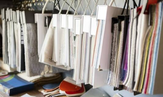 Dlaczego warto postawić na dzianiny osnowowe w produkcji?