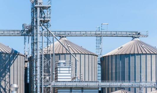 Jakie są najczęstsze pytania dotyczące silosów lejowych?