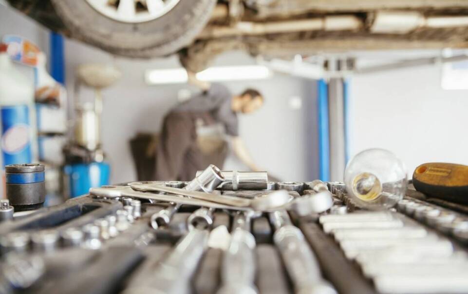 Jak warsztat samochodowy wspiera przedsiębiorstwa transportowe?