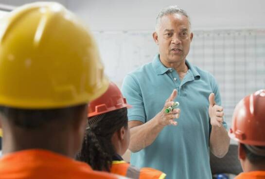 Rola doradztwa w zakresie doboru odpowiedniego wstępnego szkolenia BHP