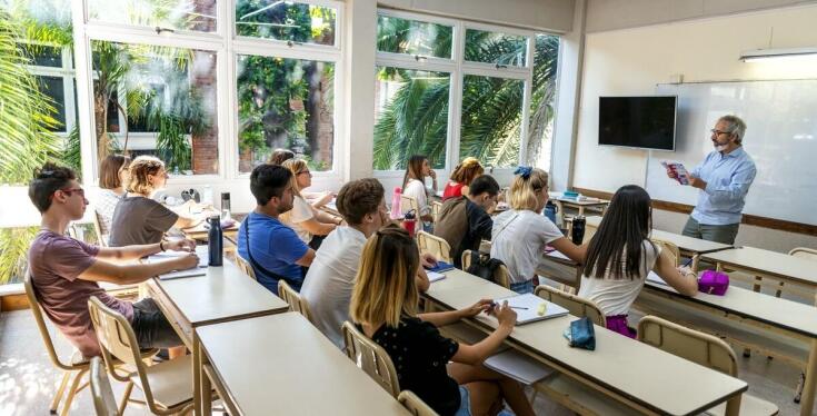Rola artykułów edukacyjnych w podnoszeniu świadomości o zagrożeniach online