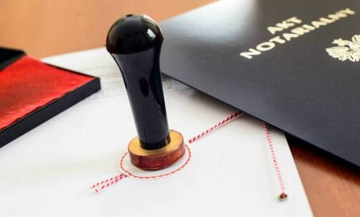 Jakie są zasady sporządzania umów założenia spółek w biurze notarialnym?