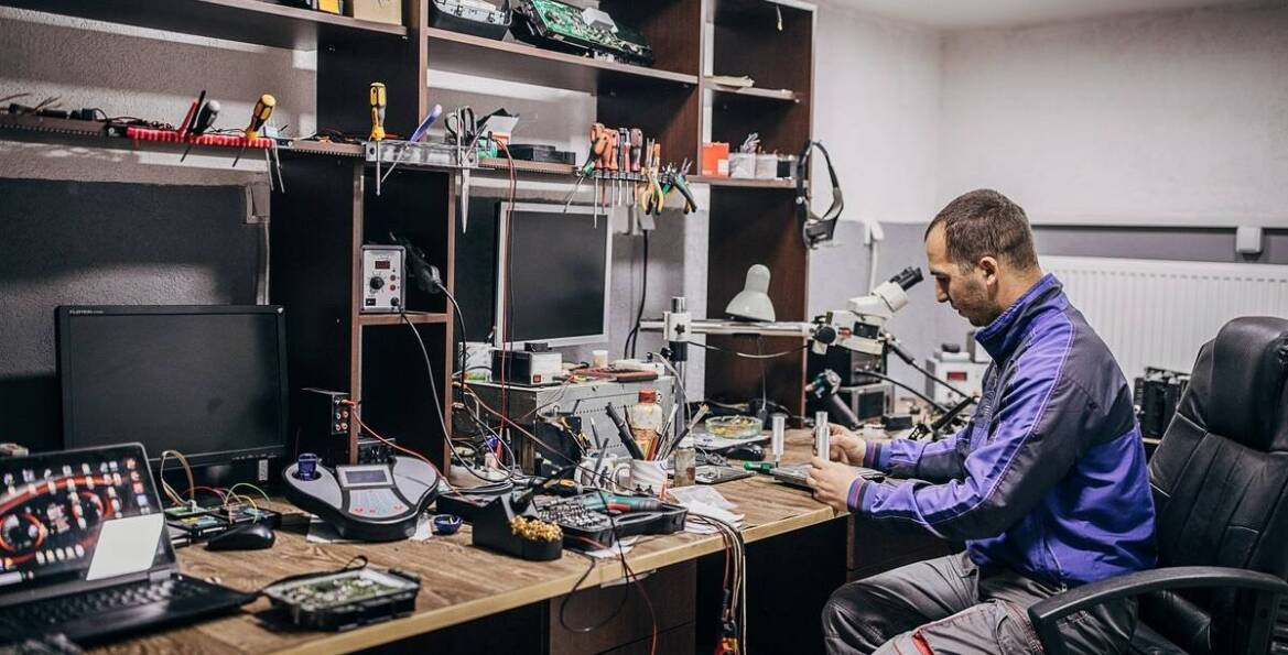 Jakie korzyści niesie ze sobą regularna konserwacja zregenerowanych podzespołów?