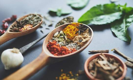 Jakie zioła lecznicze można stosować w waporyzatorach do suszu?