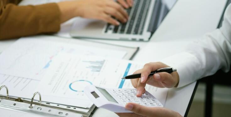 Rola eksperta kredytowego w negocjacjach kredytowych – jak uzyskać najlepsze warunki?