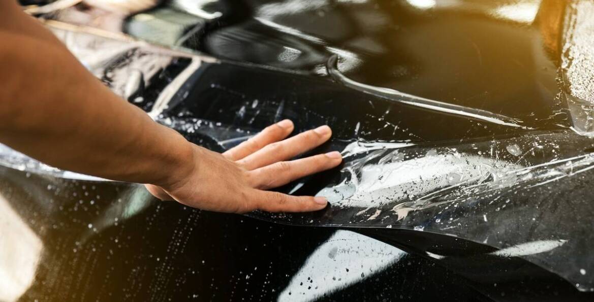 Jakie są różnice w efektach uzyskiwanych dzięki powłokom ceramicznym i foliom ochronnym?