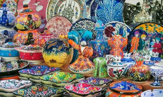 Jak ocenić wartość porcelany? Kluczowe czynniki i porady ekspertów