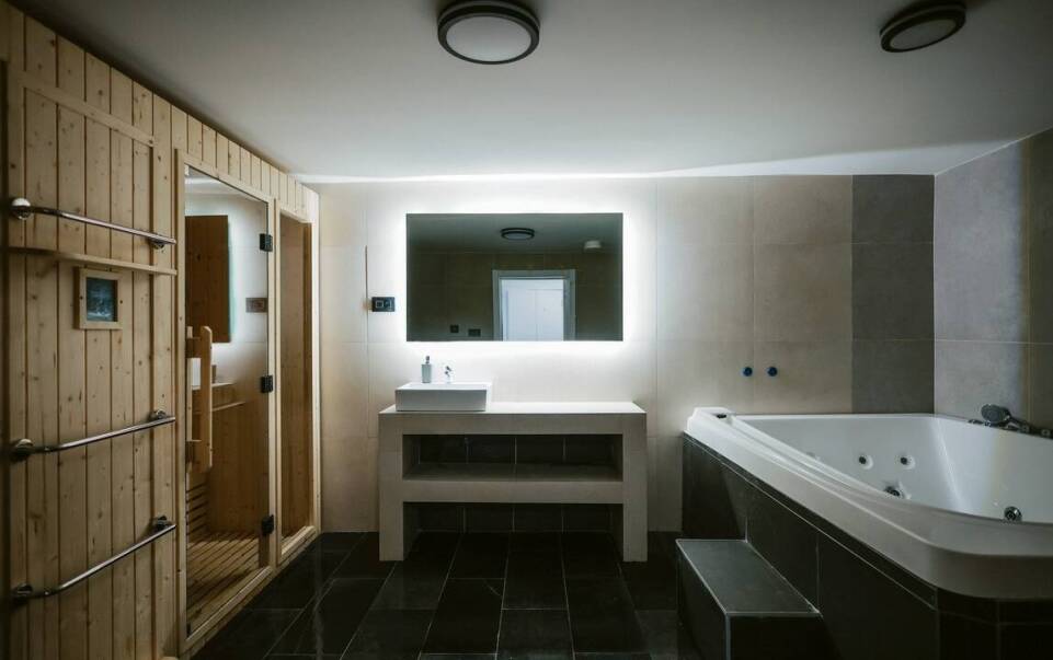 Dlaczego warto dodać saunę do swojego planu treningowego?