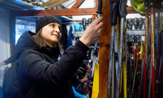 Trwałość i estetyka - cechy, które wyróżniają kije do flag