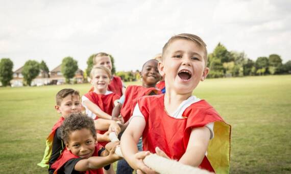 Jak połączyć różne atrakcje, aby stworzyć niezapomnianą imprezę integracyjną?