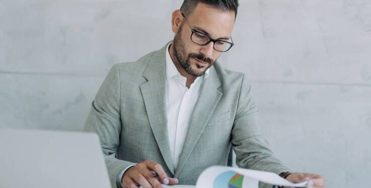 Ekspres dzierzawa: korzyści dla małych biur i startupów