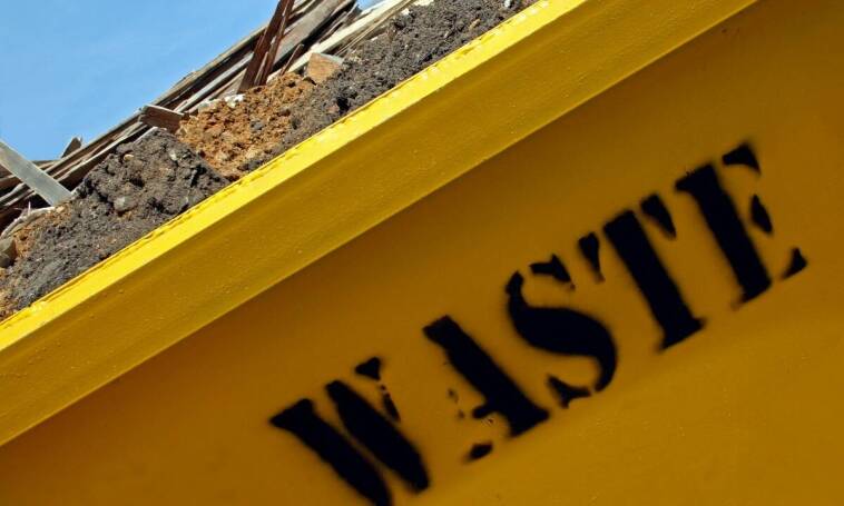 W czym transportuje się gruz z placów budowy?