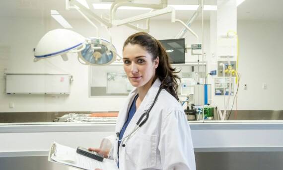 Kredyty inwestycyjne dla firm z sektora medycznego - jakie są możliwości?