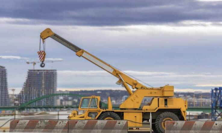 Mini żuraw a nowoczesne metody budowlane: kluczowe zalety