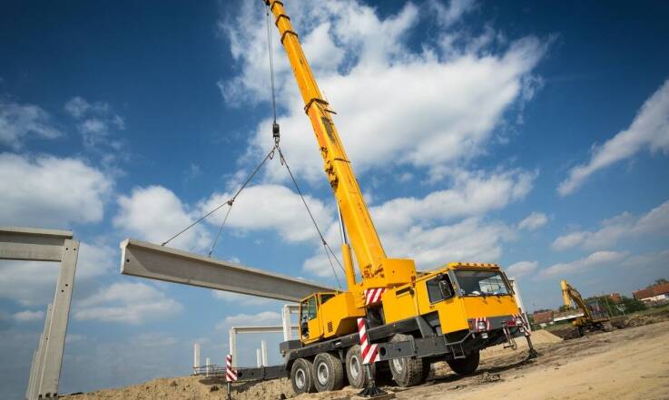 Przewaga wynajmu HDS nad tradycyjnymi metodami transportu