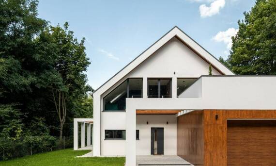 Minimalistyczny design rynien PVC: jak wpływa na architekturę budynku?