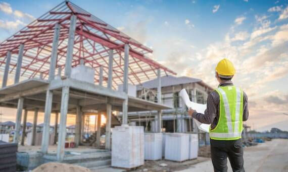 Przegląd roczny budynków a zgodność z Prawem Budowlanym: kluczowe aspekty