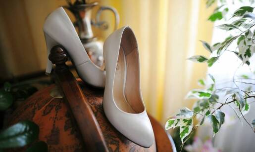 Sztuka doboru białych sandałów damskich do codziennych i wieczorowych kreacji