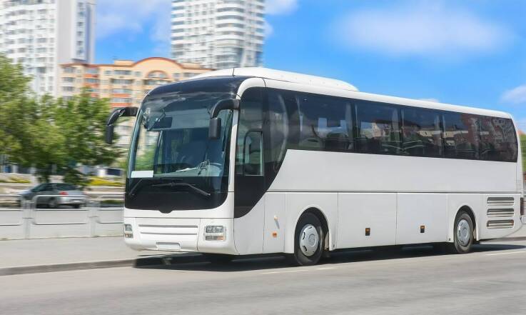 Jakie są najważniejsze aspekty wynajmu busów na pielgrzymki?