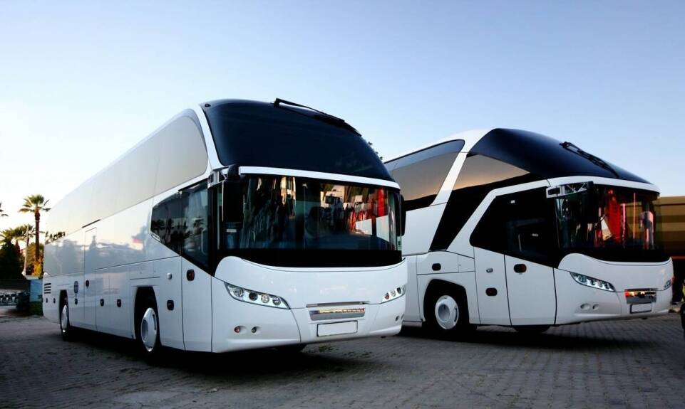 Wynajem autokarów na wycieczki zagraniczne - jakie korzyści oferujemy?