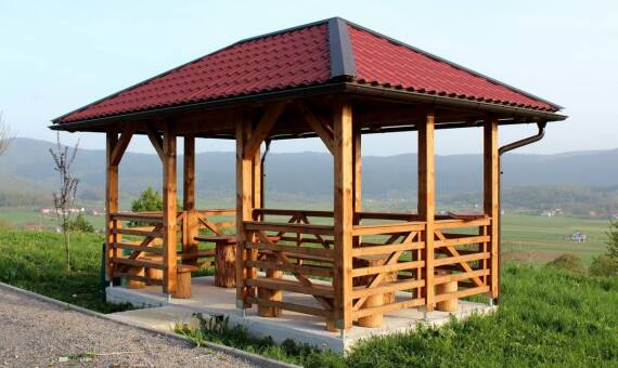 Czy warto postawić na indywidualne projekty wiat drewnianych samochodowych?